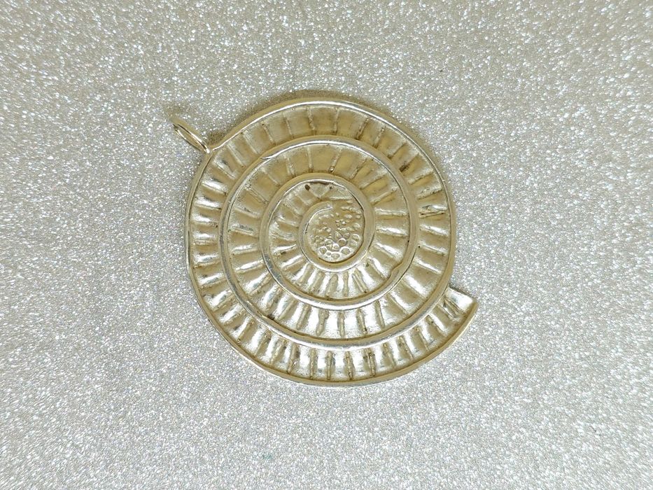 Pandantiv spirală – ammonit stilizat din argint