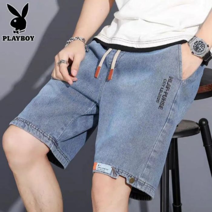 Мужские джинсовые шорты.