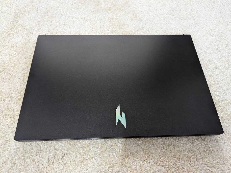 Laptop gaming Acer Nitro Core 9 270H 16GB RAM RTX 5070 1TB SSD 180Hz