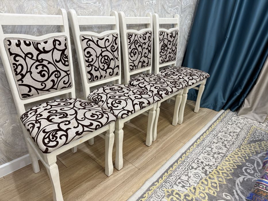 Продам стулья в количестве 12 штук