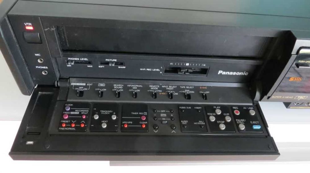 Videorecorder profesiona S VHS Panasonic nv-fs200 fara telecomanda