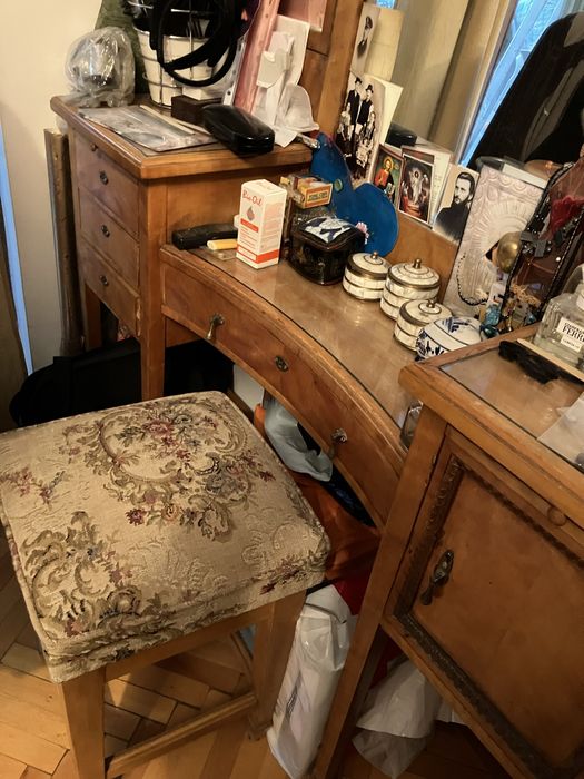 Vand  mobila dormitor lemn de lamai