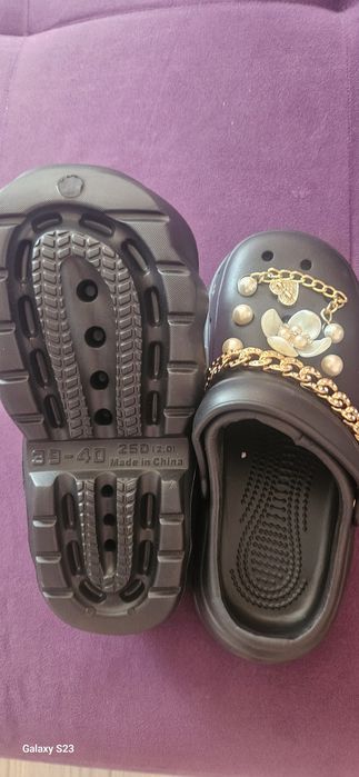 Кроксове  черни.