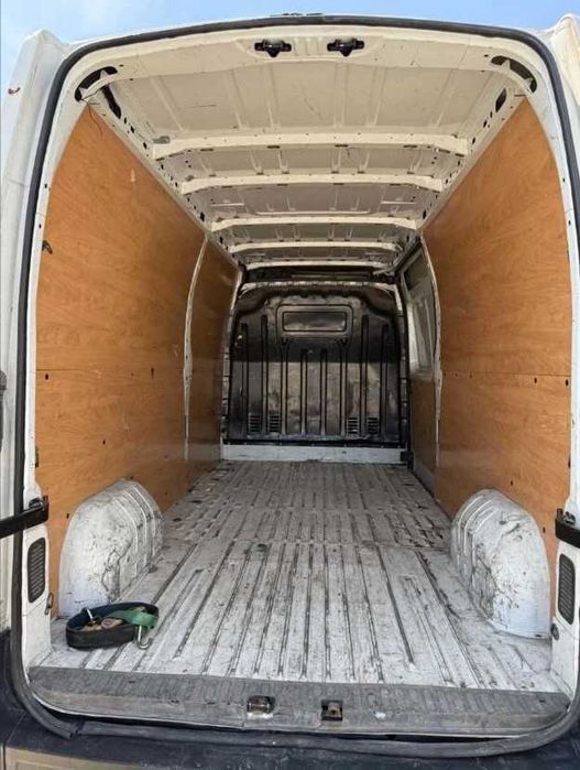 Товарен бус под наем + шофьор – Варна и цялата страна