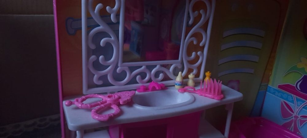 Домик для Барби с мебелью