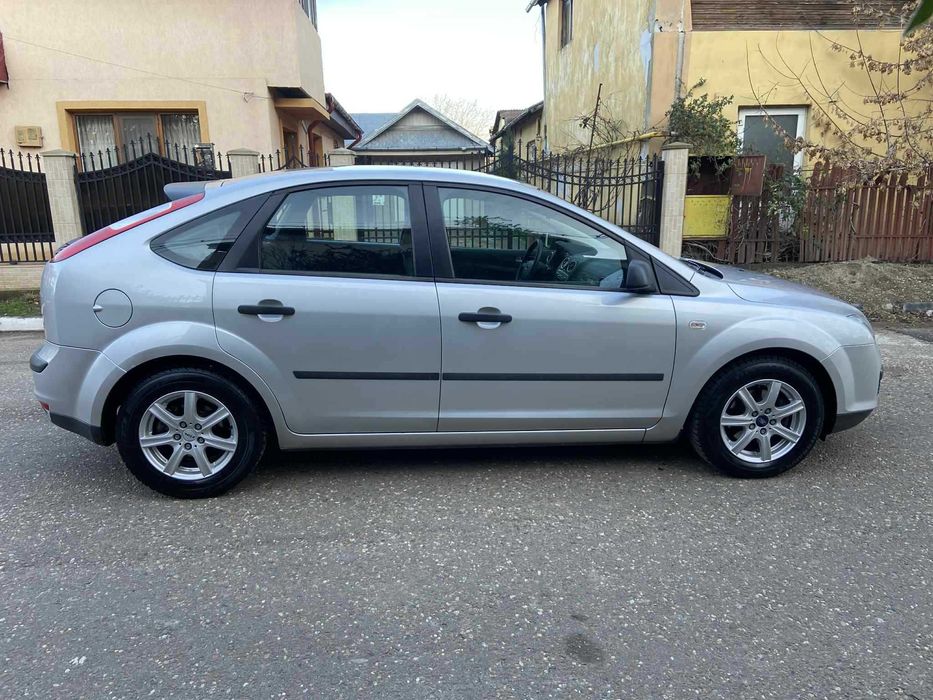 Masina Foarte ingrijita Ford Focus II