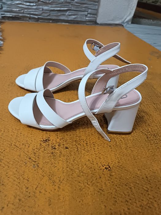 Босоножки 39 размер