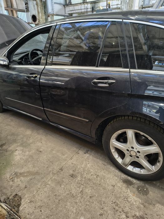 Продавам Мерцедес R класа на части
