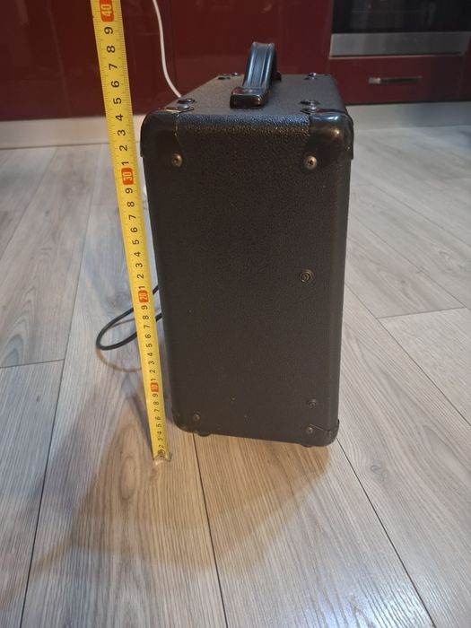 Vand Amplificator Chitara Yamaha HY-10 G III 25 W