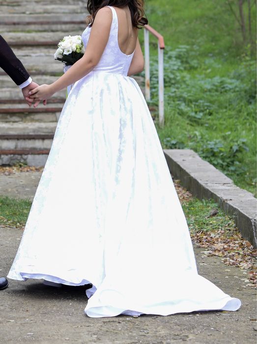 Vand rochie de mireasa