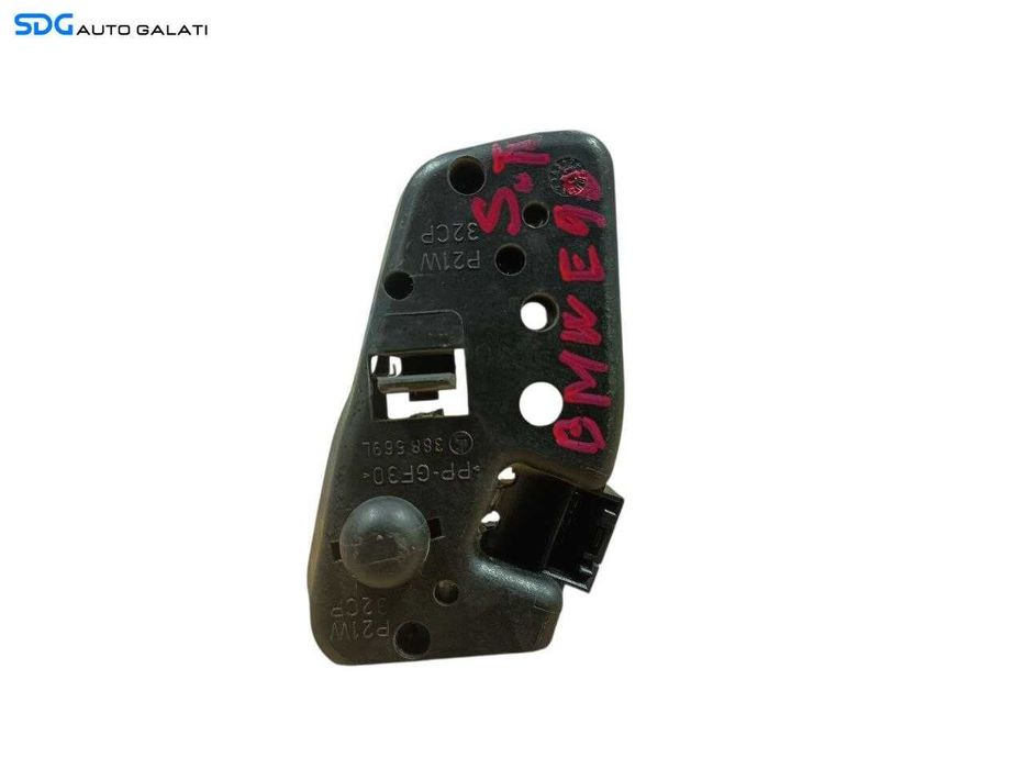 Soclu Suport Bec Becuri de la Stop Lampa Tripla Stanga de pe Capota Portbagaj BMW Seria 3 E46 1997 - 2005 Cod 6907937 [LS0203]