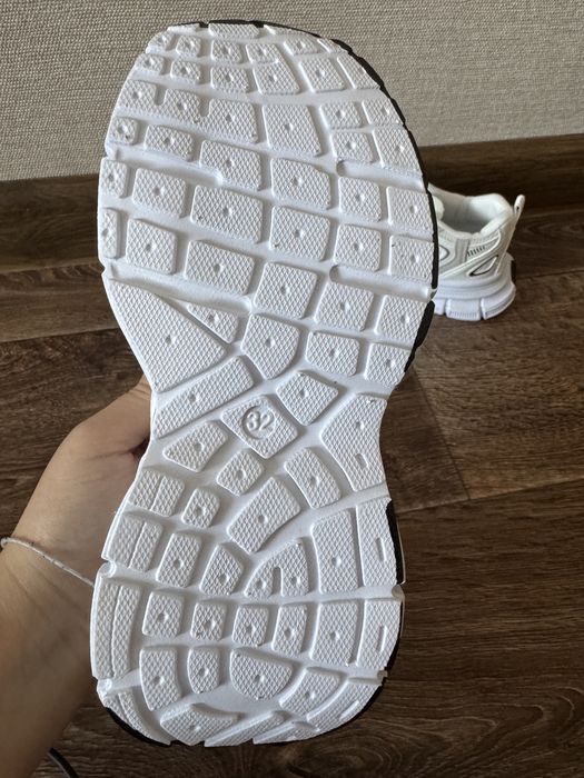 Кроссовки детские