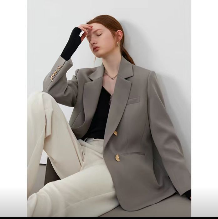 Продам костюм женской 44-46 размер