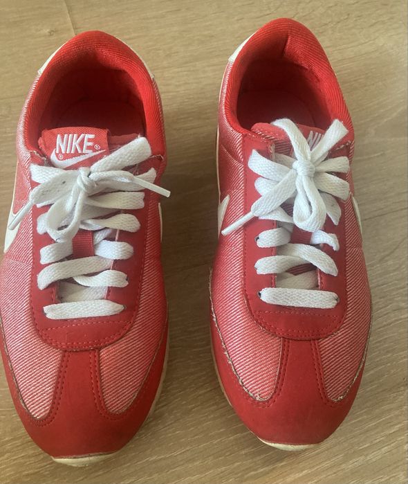 NIKE спртно-елегантни Маратонки