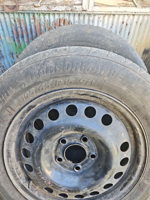 Продавам гуму с джанти за опел астра 195/65/15