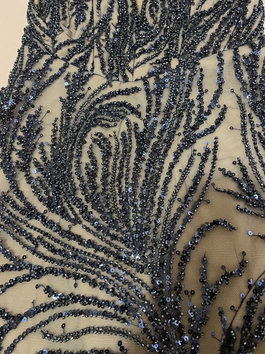 Бална рокля с камъни и маниста