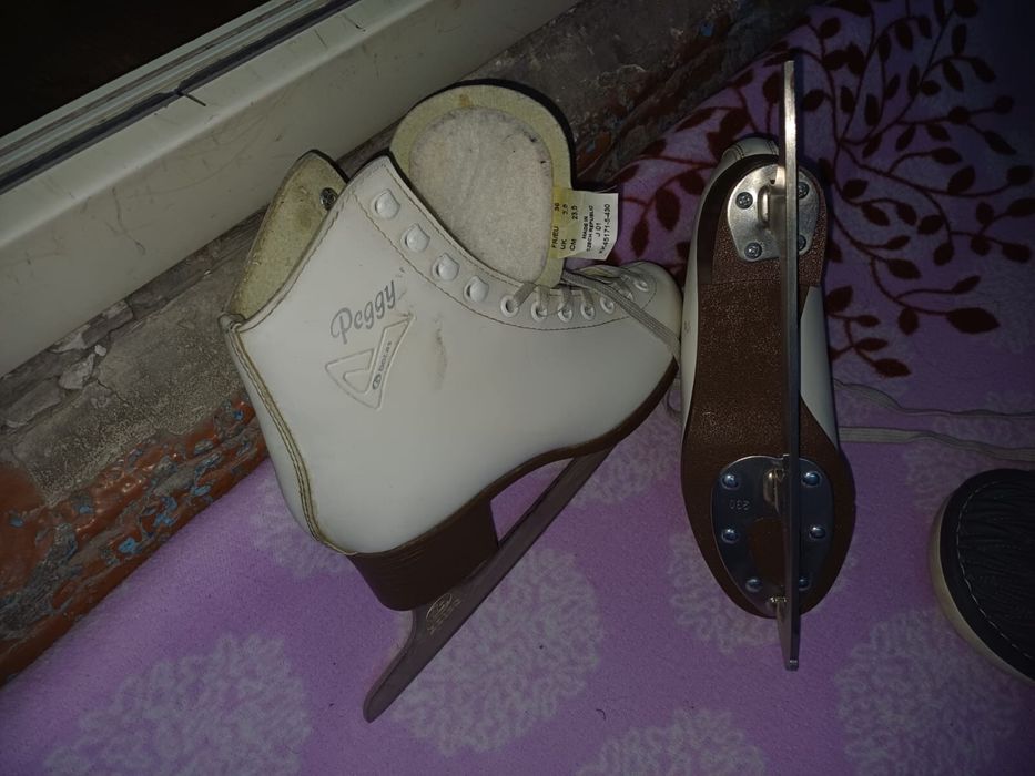 Продам коньки кожанные