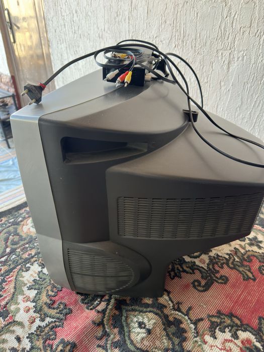 Телевизор LG полностью рабочий