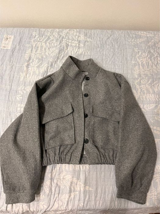 Продам куртку серая