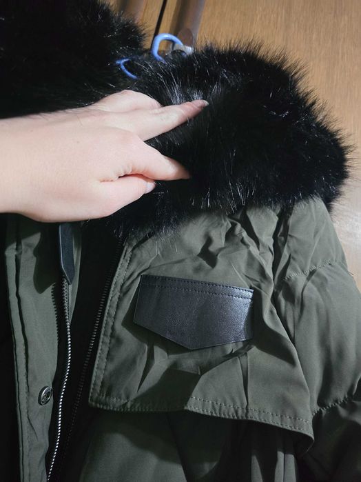 Зимно дълго яке с черен пух