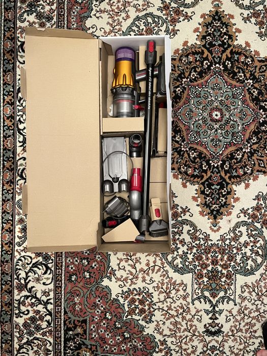 Пылесос dyson v12