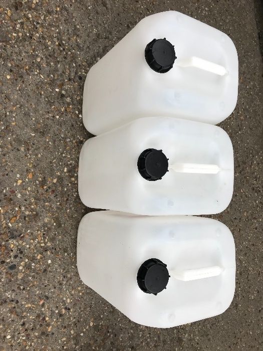 ТУБИ 25л. 10бр. 50лв. НОВИ, чисти и здрави с капачки