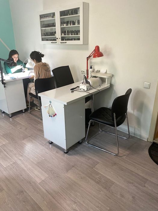 Сдаются 2 места для маникюра