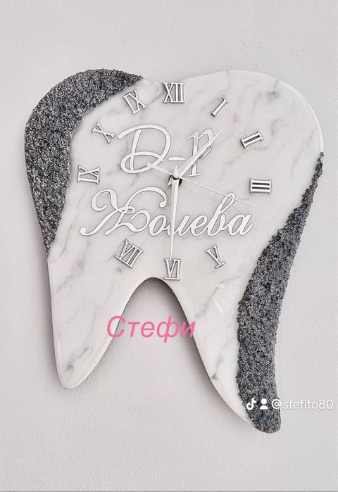 Часовник от епоксидна смола и кристали