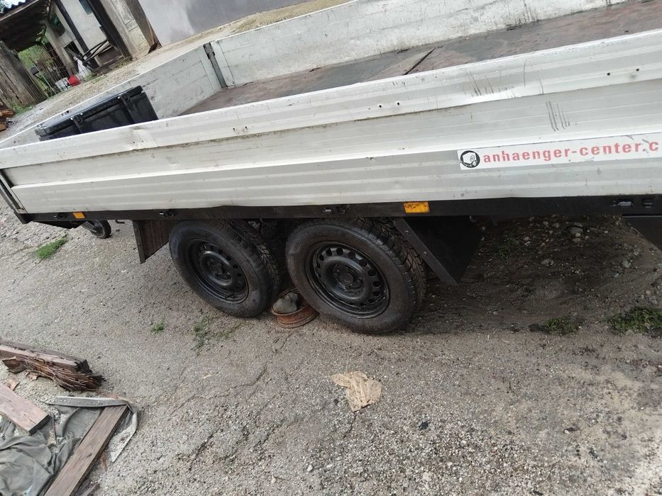 Vând remorca 2000kg