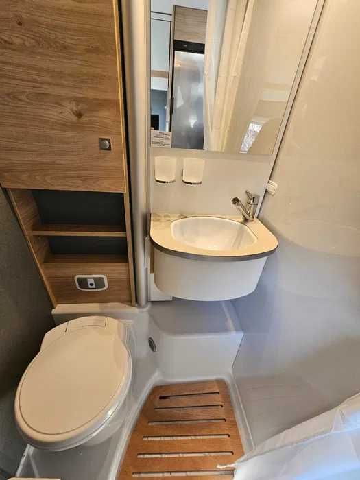 Vând Autorulotă Premium, Semiintegrată, Dethleffs Just Camp T 6812 EB