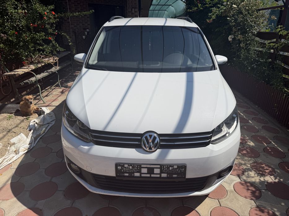 VOLKSWAGEN Touran