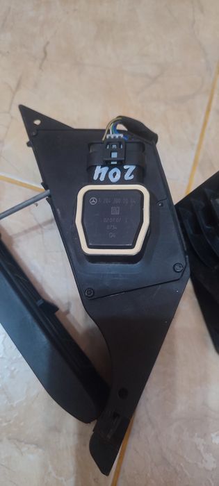 Педал за газта на Мерцедес w204