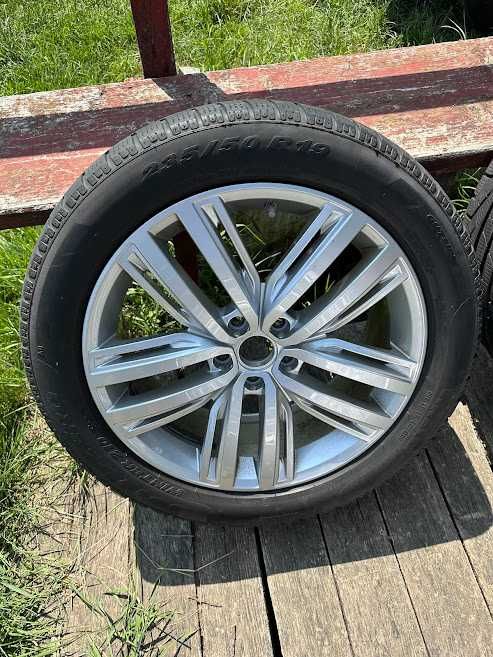 Jante Volkswagen R-Line 235/50/R19 cu anvelope iarna