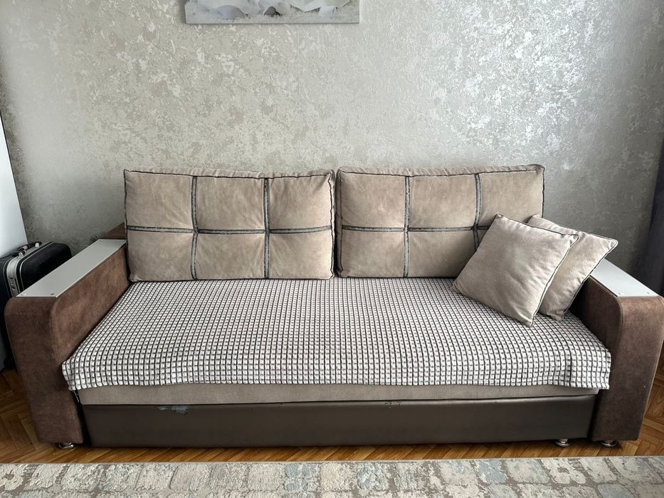 Продам диван в хорошем состояний