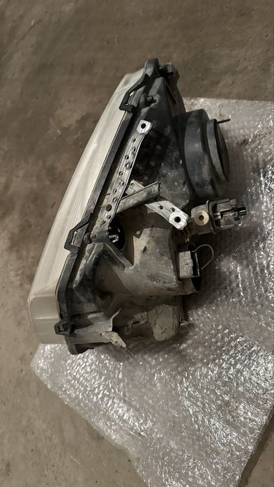 Фара Рено Дастер