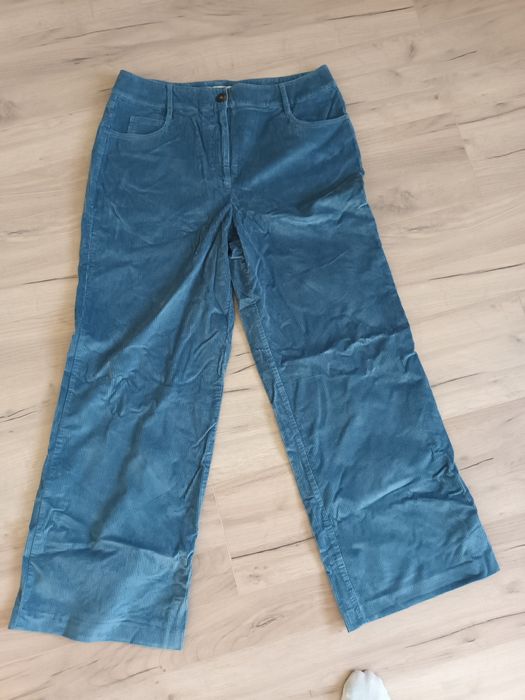 Pantaloni model drept, noi, din reiat