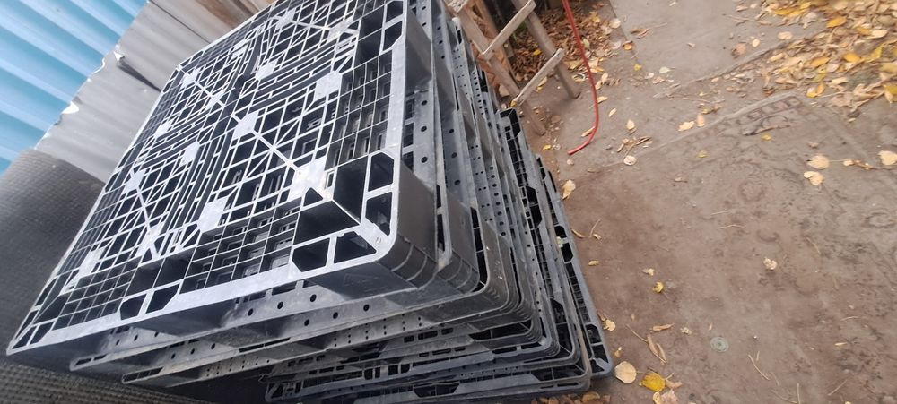 Продам поддоны пластиковые