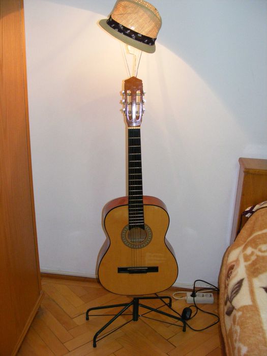 Chitară veioză, anii 70