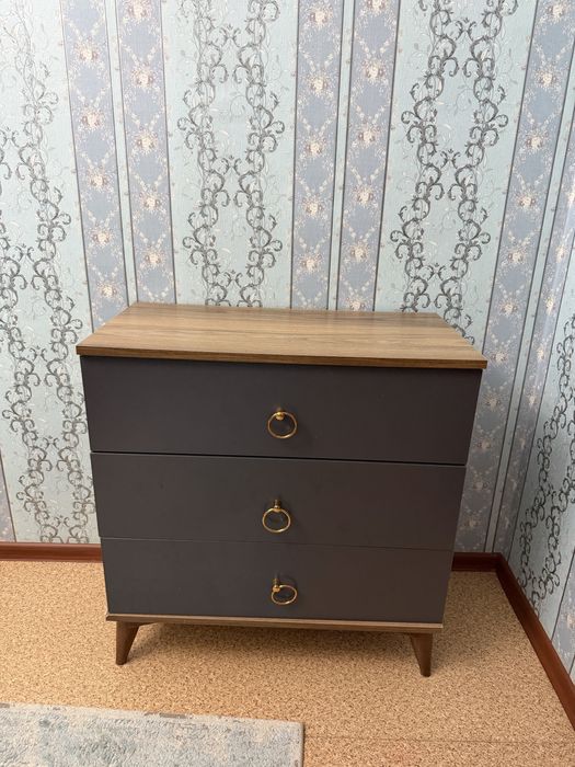 Продаеться спальный гарнитур