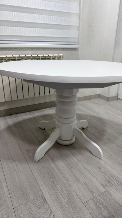 Стол.                                                                .