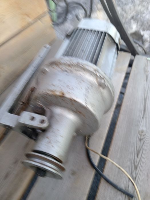 Электрический мотор.