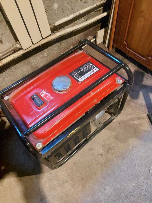 Бензиновый генератор Honda