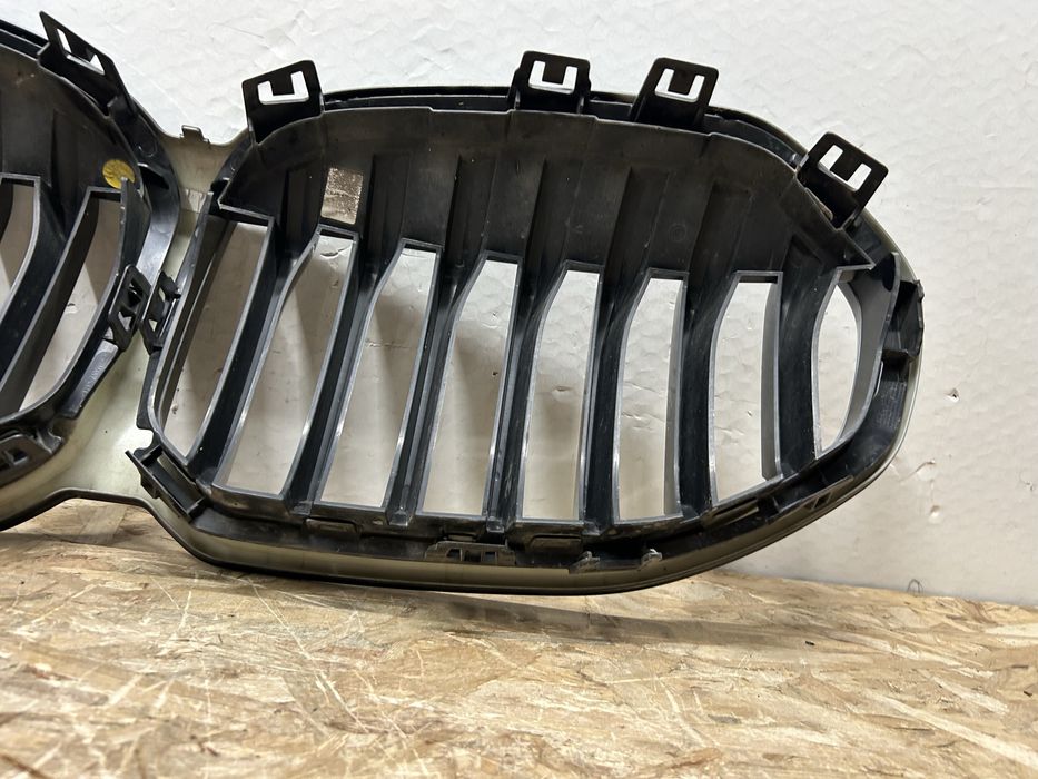 Grila bmw F40 seria 1 shadow line 2020-2023