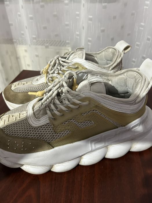 Versace chain reaction