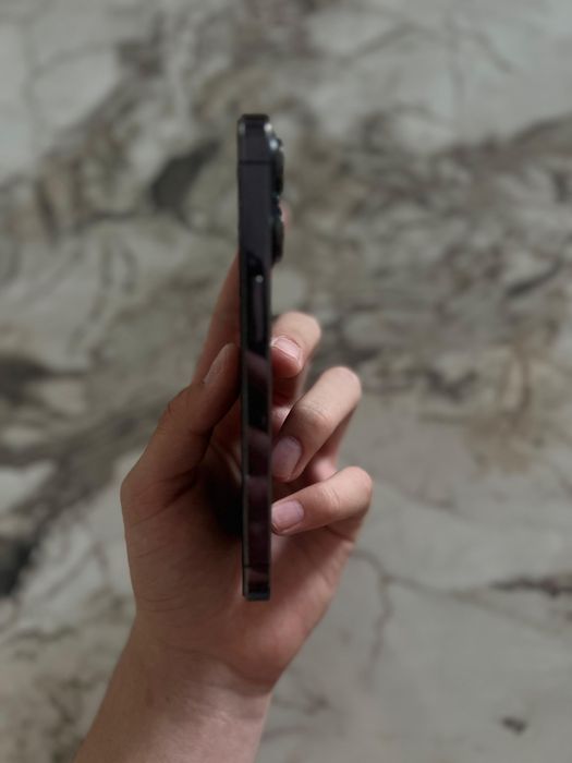 Iphone 14 pro purple