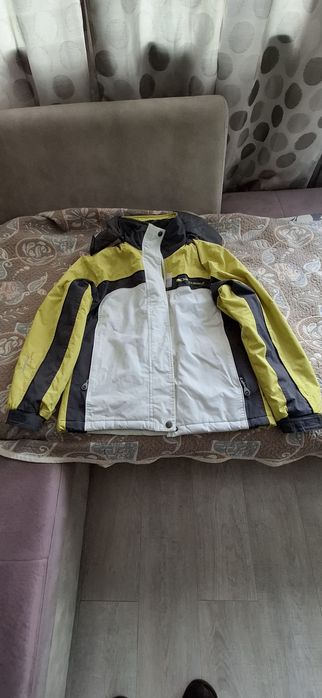 Дамско скиьорско яке