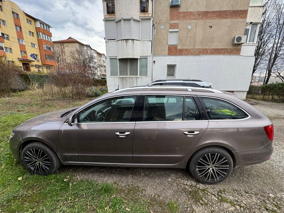 Vând Skoda superb