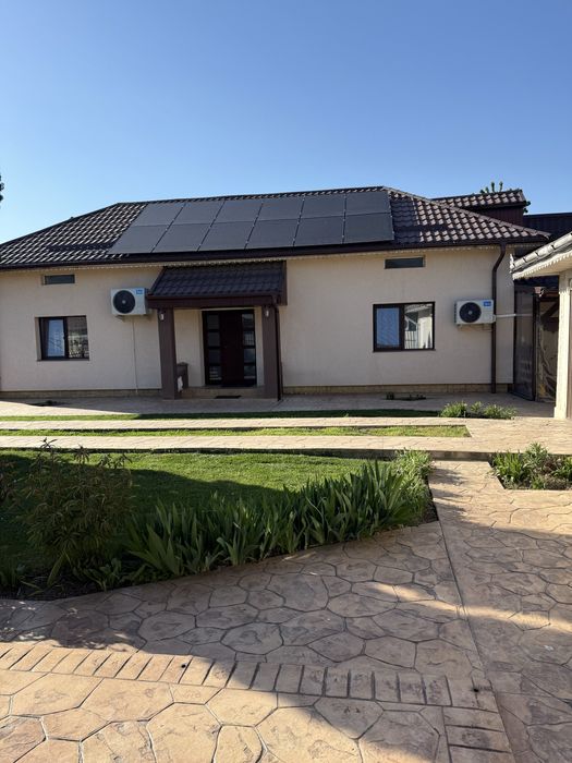 Casă cu 3 camere baie si bucatarie in Cordun