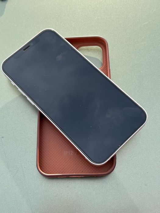 Айфон 12/128gb.