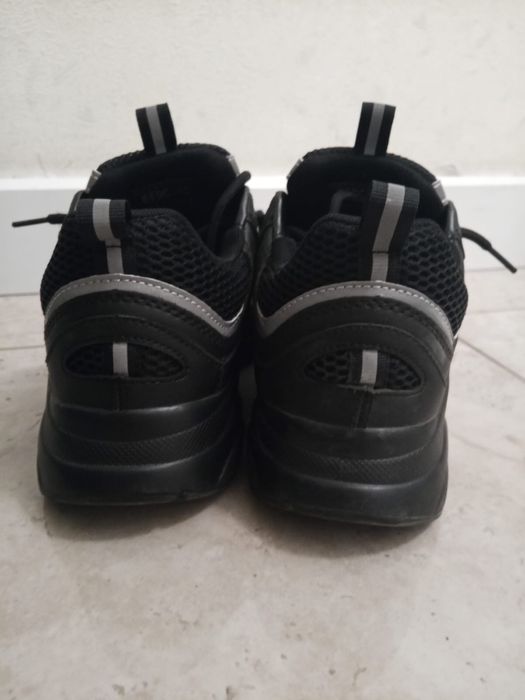 Продам DIOR кроссовки
